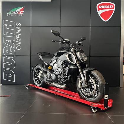 DUCATI DIAVEL V4 